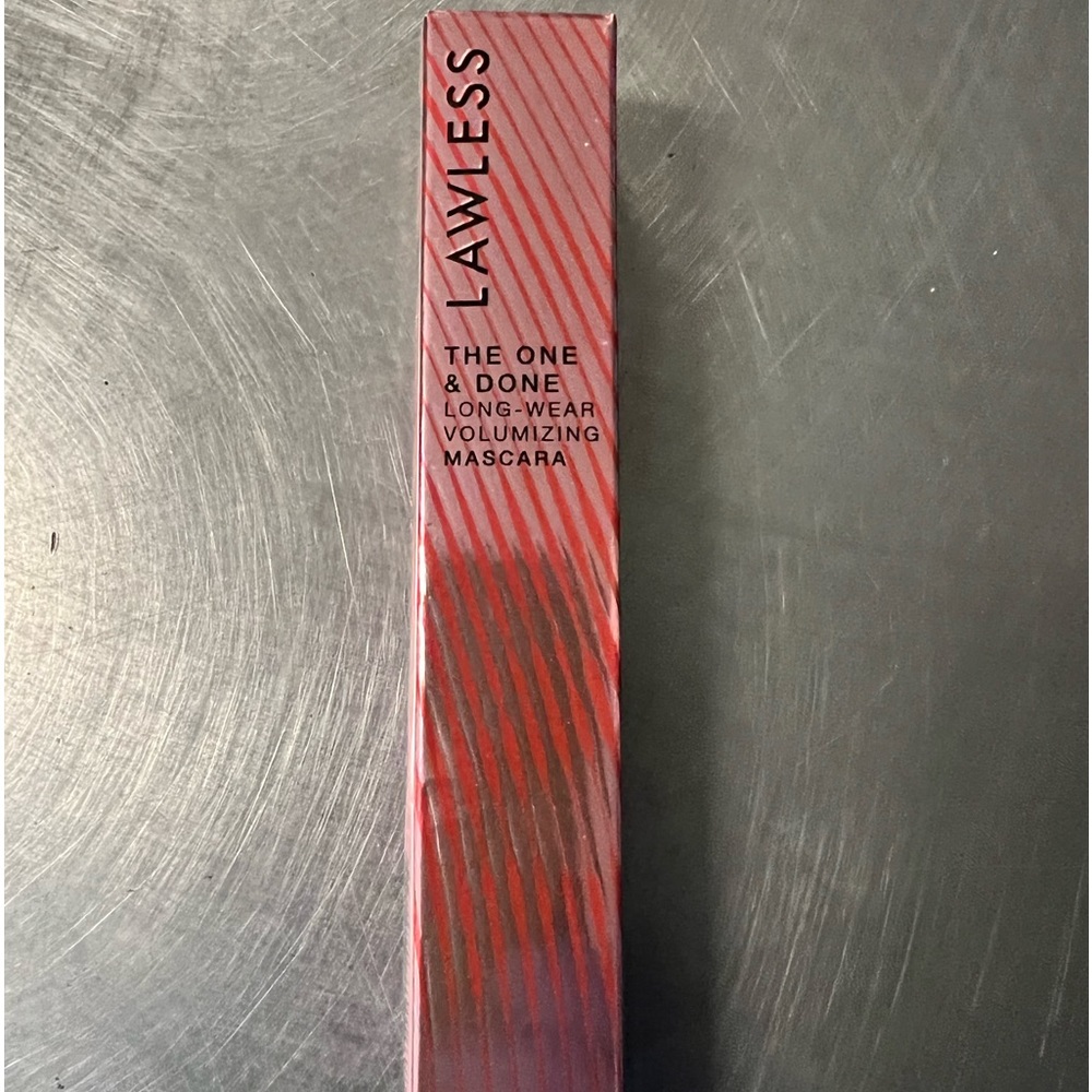 LAWLESS BEAUTY THE ONE AND DONE LONG-WEAR VOLUMIZING MASCARA